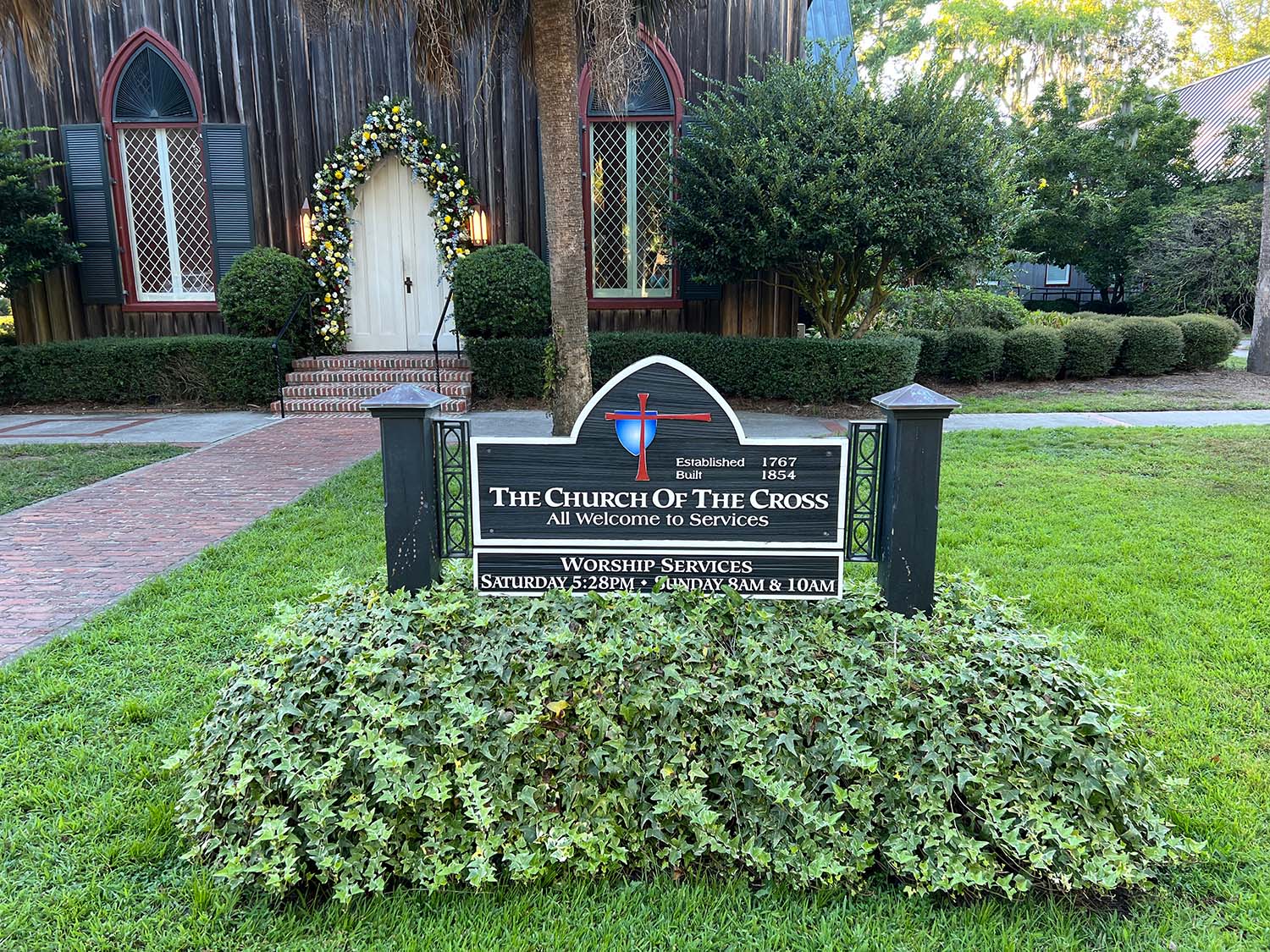 The front sign of the Historic Campus location of the Church of the Cross